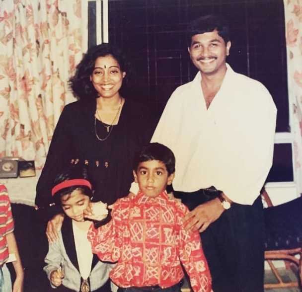 Pooja Hegde Family Photo, with Parents and Brother