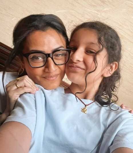 Sitara Ghattamaneni With her mother