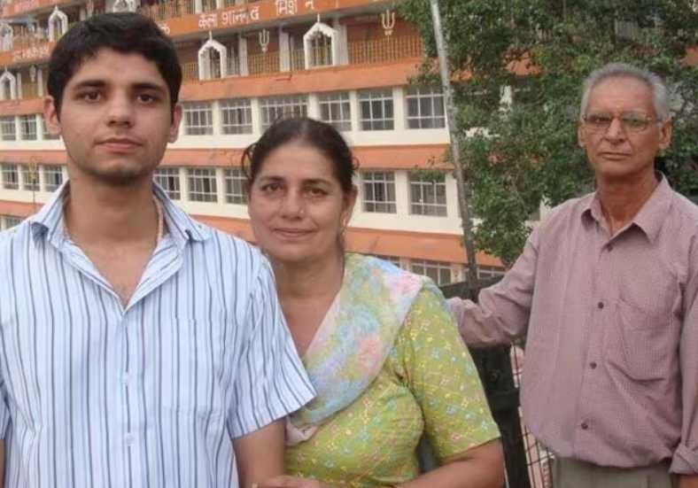 Ashish Sangwan with his family (Parents)